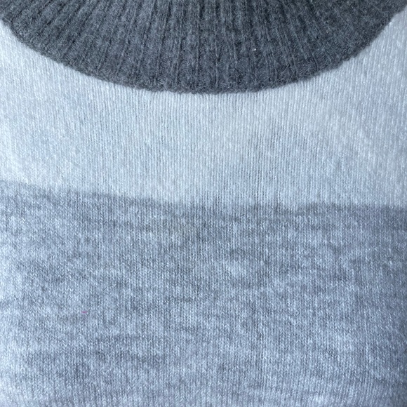 Express - sweater in white, black, and gray. Wide horizontal striped pattern. - Picture 2 of 8